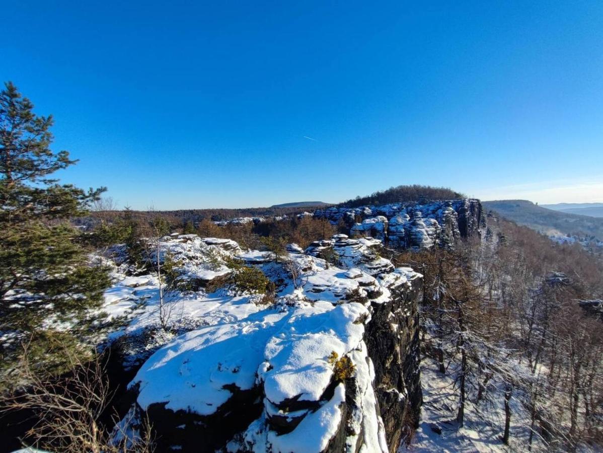 Lovely Fully-Equipped Studio In Tisa Village. Rocks Only 5 Minutes Walk Exteriér fotografie